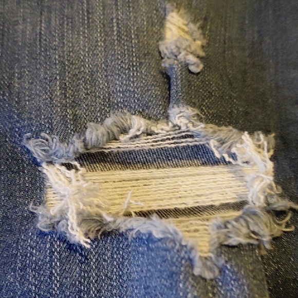 Levi's Women's Distressed Skinny Jeans in Dark Blue - Picture 6 of 7